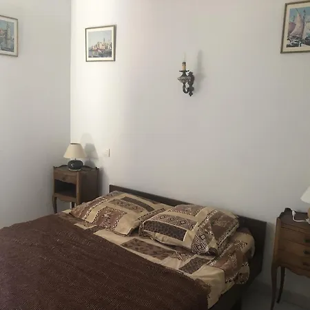 Location Sur Les Terrasses Du Centre Appt 4 A 6 Personnes Apartmán *